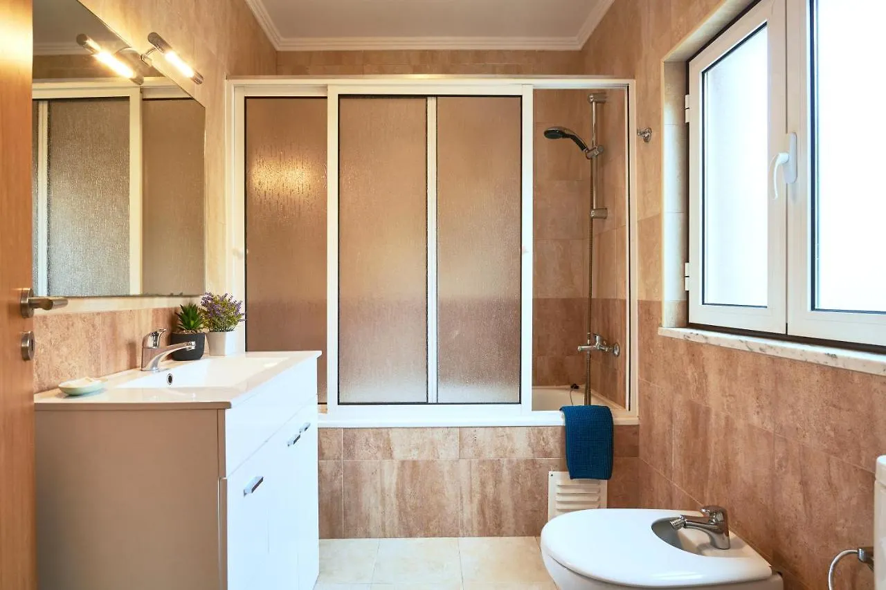 Spacious And Renovated Apartment With Amazing Patio, By Timecooler Lisboa Portugal