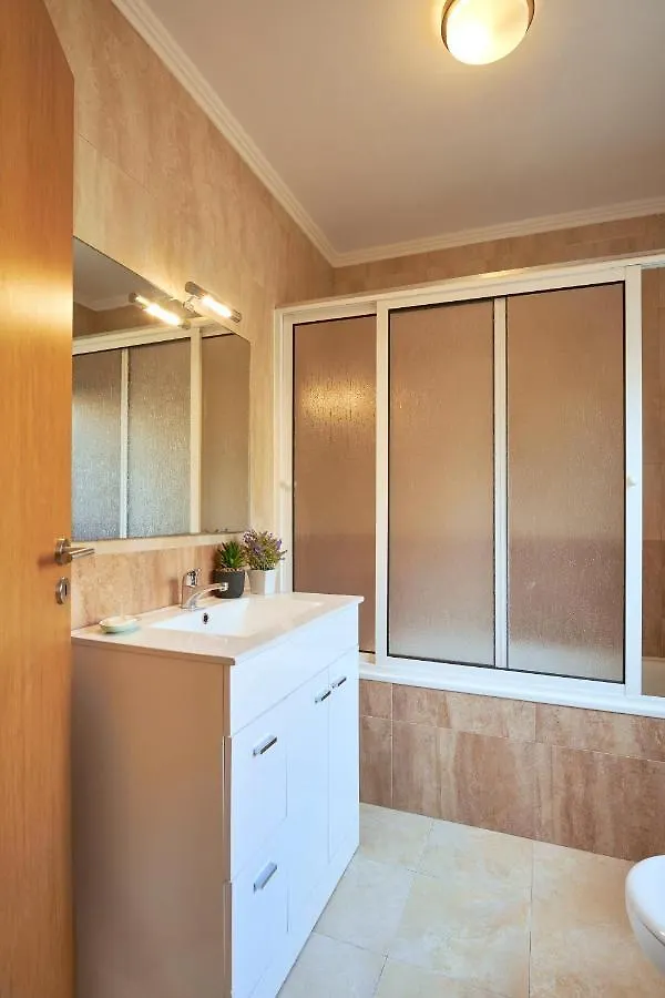 Spacious And Renovated Apartment With Amazing Patio, By Timecooler Lisboa