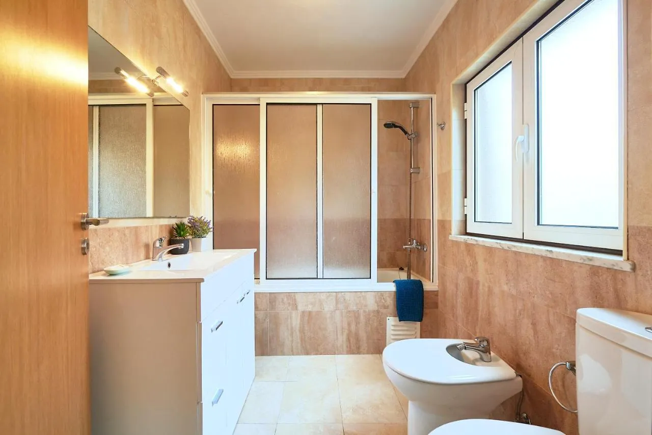 Spacious And Renovated Apartment With Amazing Patio, By Timecooler Lissabon