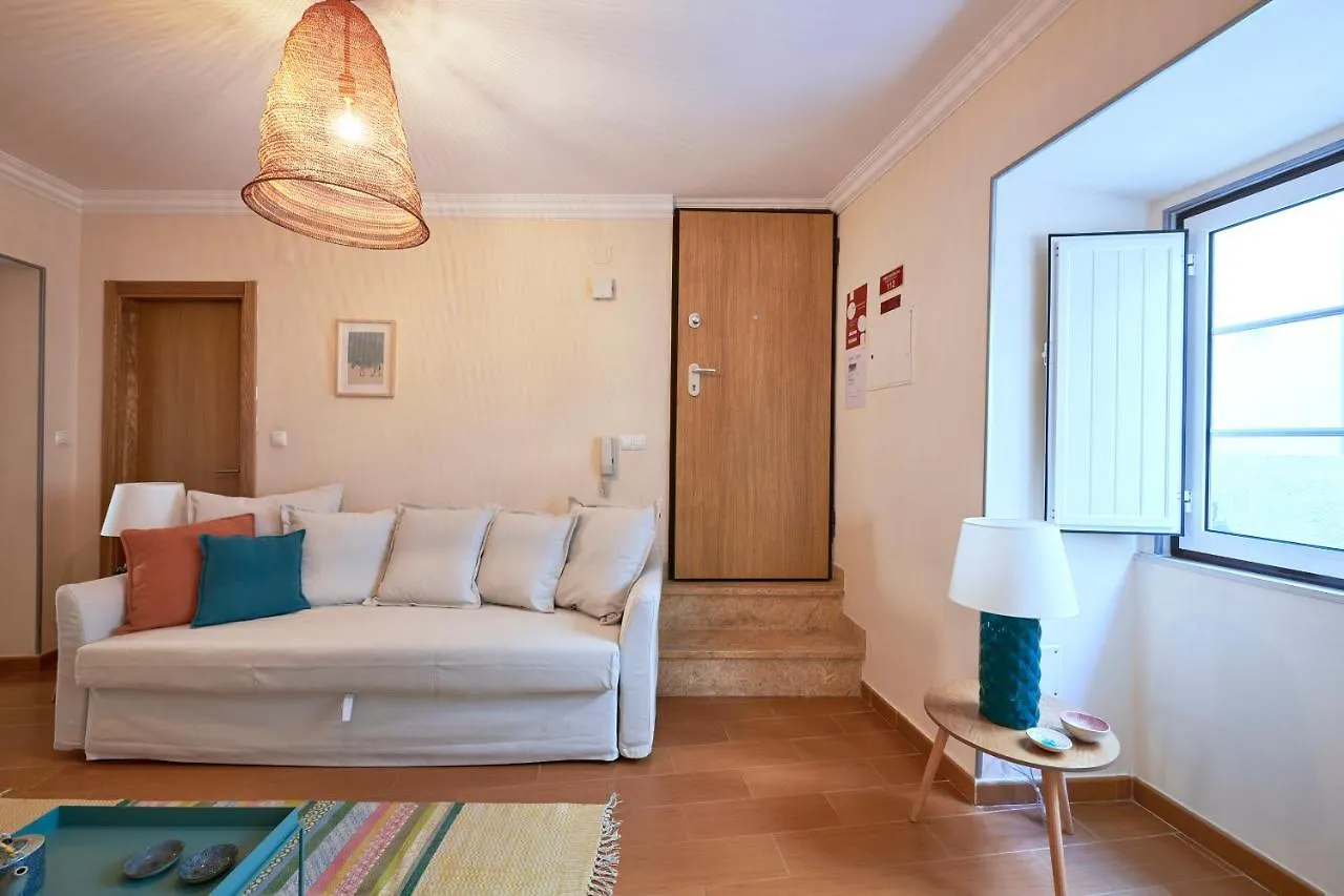 Spacious And Renovated Apartment With Amazing Patio, By Timecooler Lissabon 0*,  Portugal